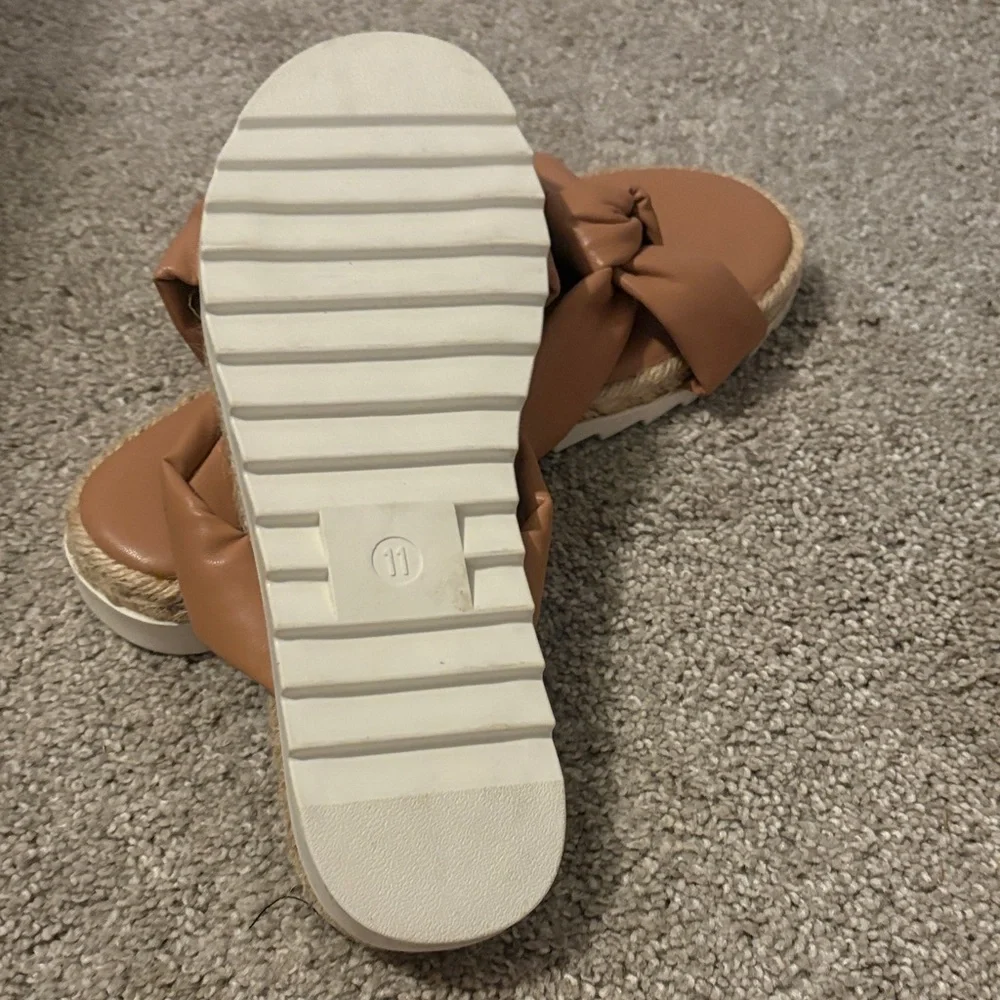 Universal Thread Brown Espadrille Slides padded sandals size 11 brown slip ons